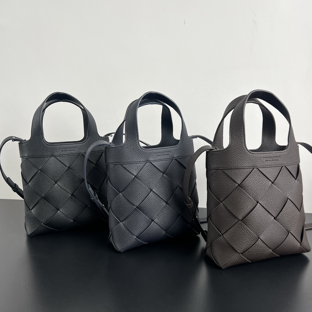bottega veneta diago intreccio leather tote bag #837364